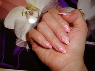 beépített porcelán virágok